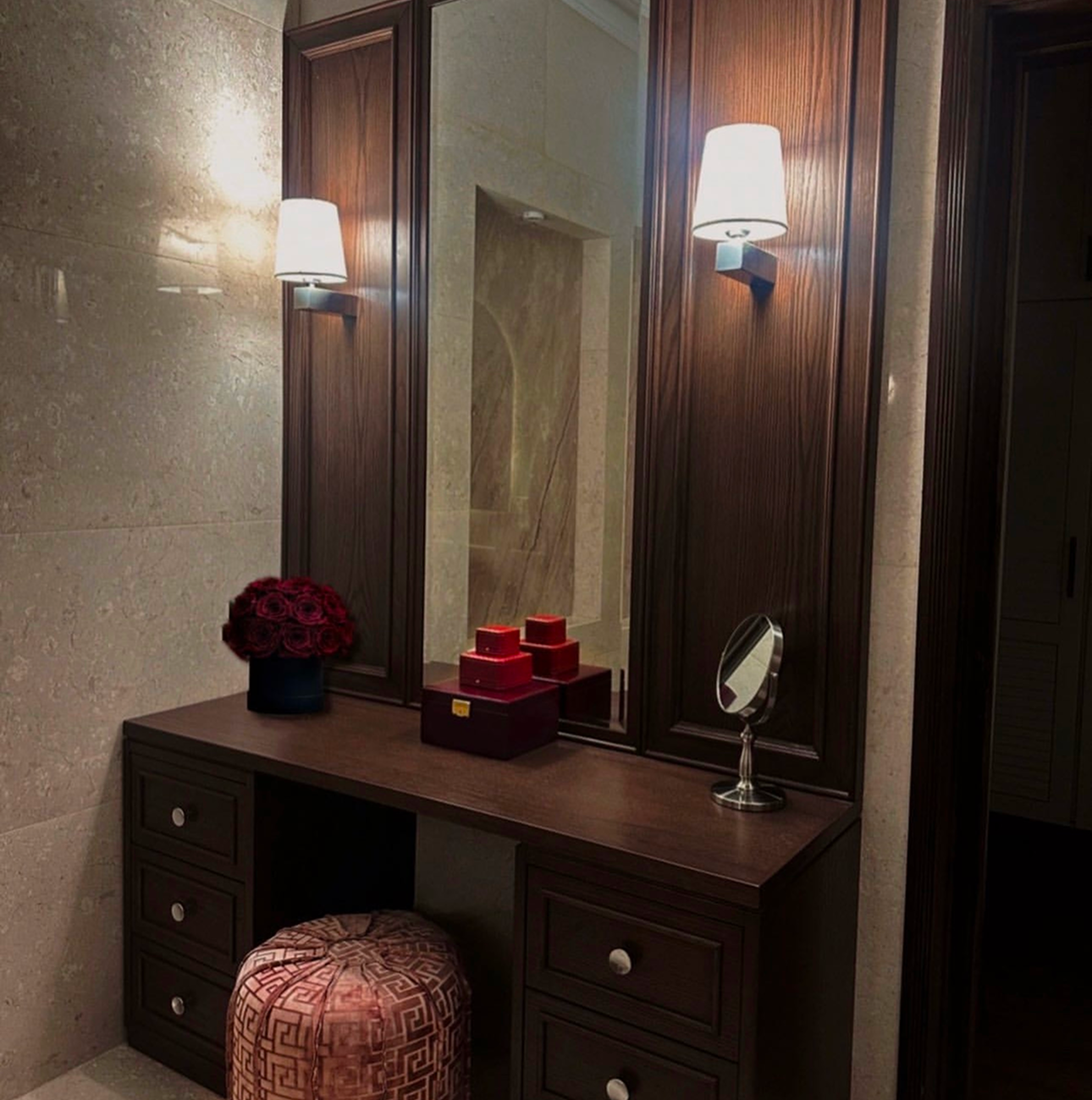 Dressing table img 1